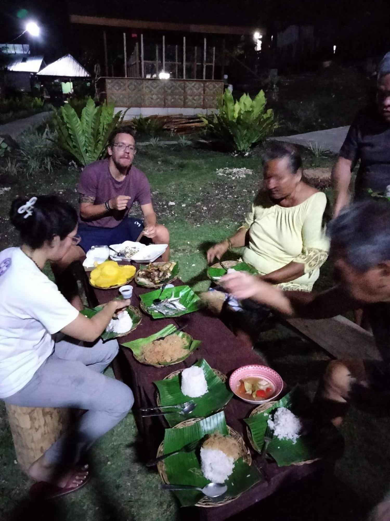 Roca'S Homestay Backpackers Chalet Batuan Exteriér fotografie