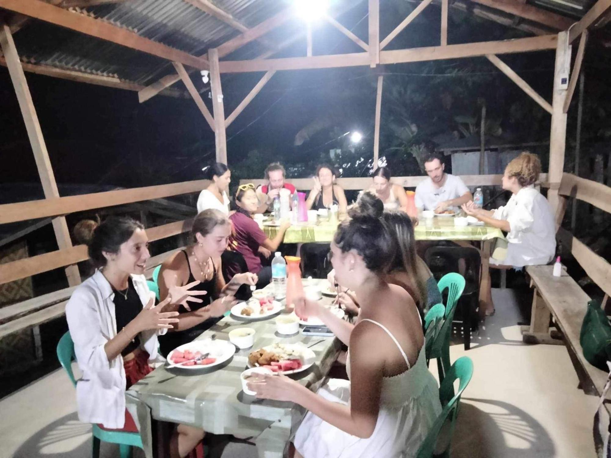 Roca'S Homestay Backpackers Chalet Batuan Exteriér fotografie